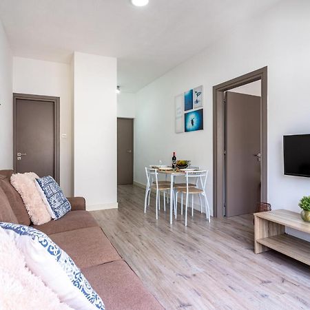 Eleni'S 1-Br Apt In Larnaca Center Exterior photo