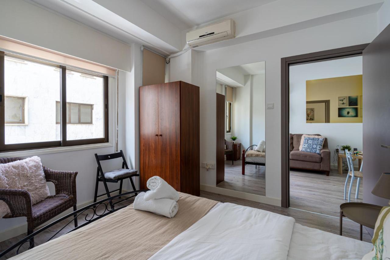 Eleni'S 1-Br Apt In Larnaca Center Exterior photo